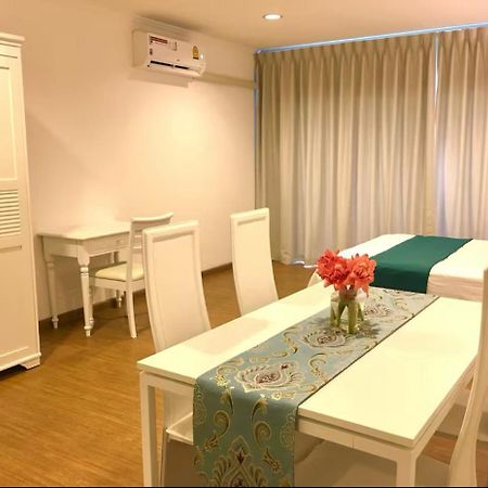 Baan Klang Condo Hotel Хуа Хин Екстериор снимка